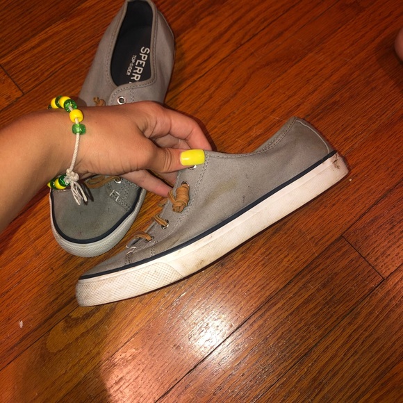 Shoes - Picture 4 of 5